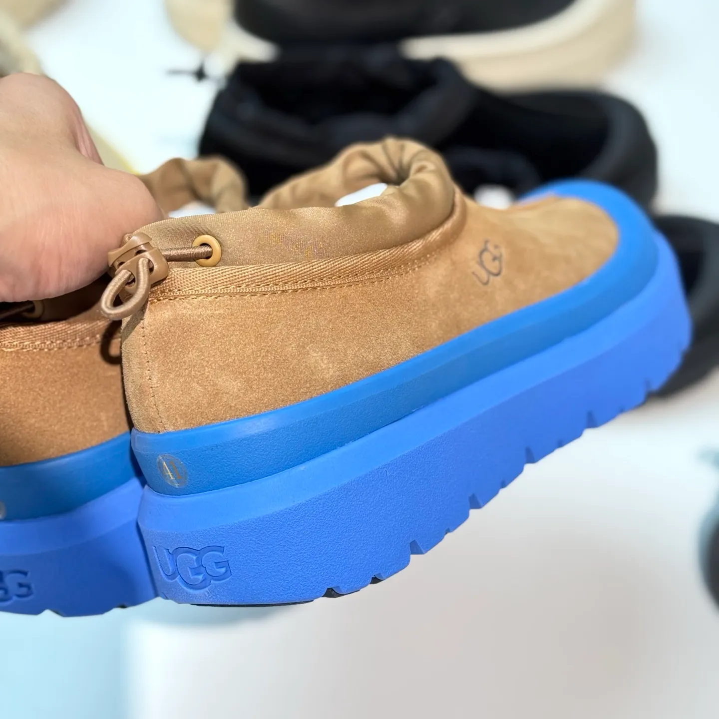 Local 💰600 Exclusive version Original OEM grade UGG Wang Yibo's same style High-end exclusive supply Pyramid-top workmanship quality High-end needs to come # Big advantage supply ❗️❗️❗️ Low-top men's and women's shoes size: 36 37 38 39 40 41 42 43 44#